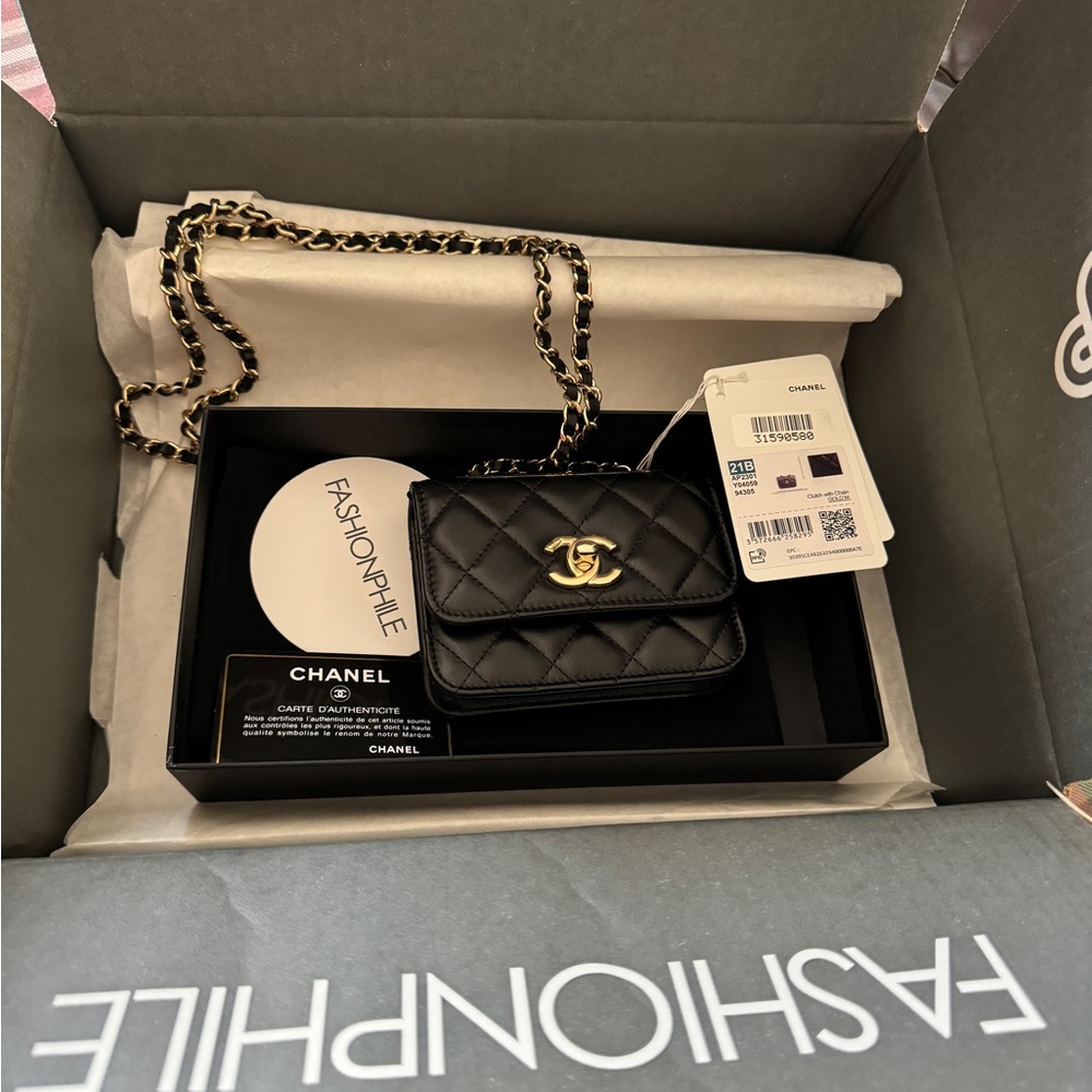 Authentic 💯 Chanel Black Quilted Leather Mini Bag - Picture 2 of 9